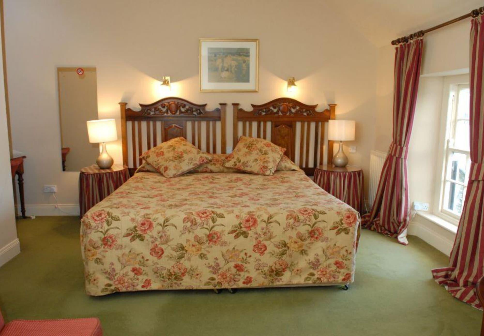 Londonderry Arms Hotel Carnlough Exterior foto